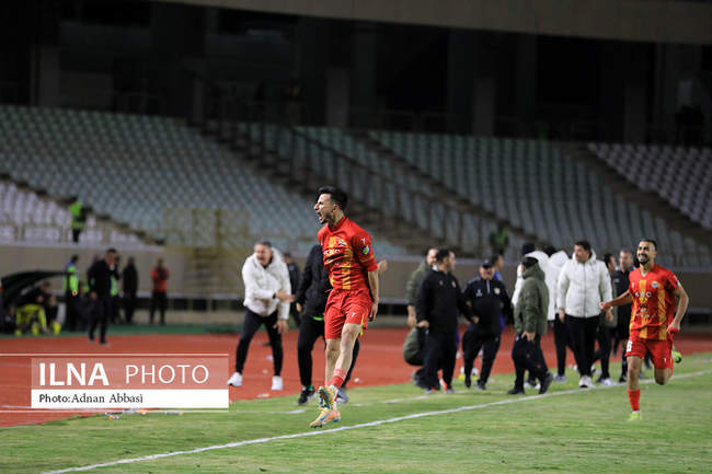 دیدار تیم فجرشهیدسپاسی شیراز و فولاد خوزستان