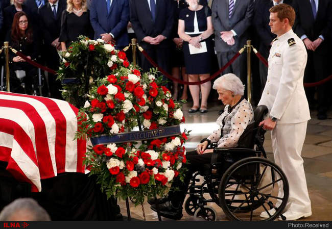 مراسم خاک‌سپاری مک‌کین به روایت تصاویر