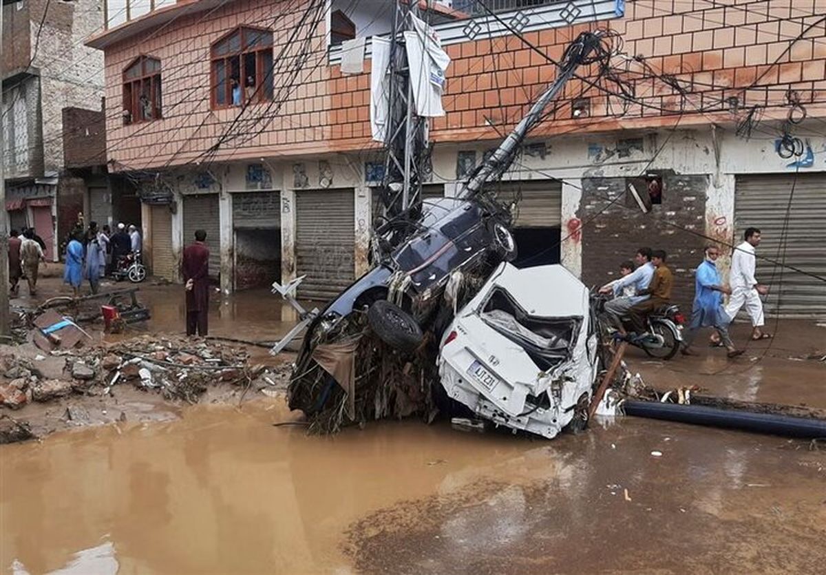 Pakistan flash floods kill over 320 amid heavy monsoon rains