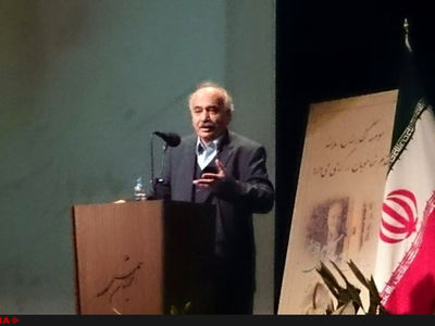 تکمیل همایون: من مصدقی بودم/ با احسان نراقی بی‌رحمی‌های زیادی شد/ مدام با پرسش و بازجویی و بعضا زندان مواجه شده‌ام