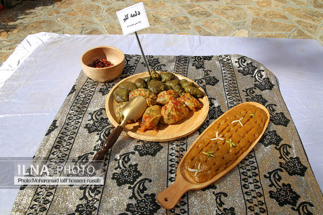 اولین جشنواره غذاهای محلی سنندج به مناسبت دهه کرامت در عمارت خسرو آب