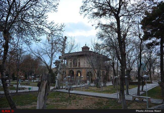 ایران زیبا / کاخ چهل ستون قزوین