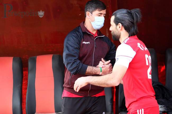 گزارش تصویری: پرسپولیسی‌ها پیروزی خود را تقدیم به انصاریان کردند