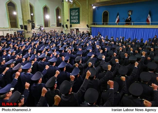 دیدارکارکنان و فرماندهان نیروی هوایی با فرمانده کل قوا