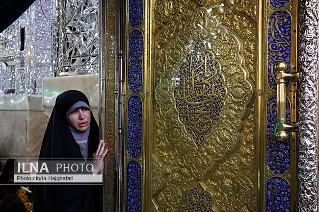 گل آرایی ضریح مطهر حضرت فاطمه معصومه 