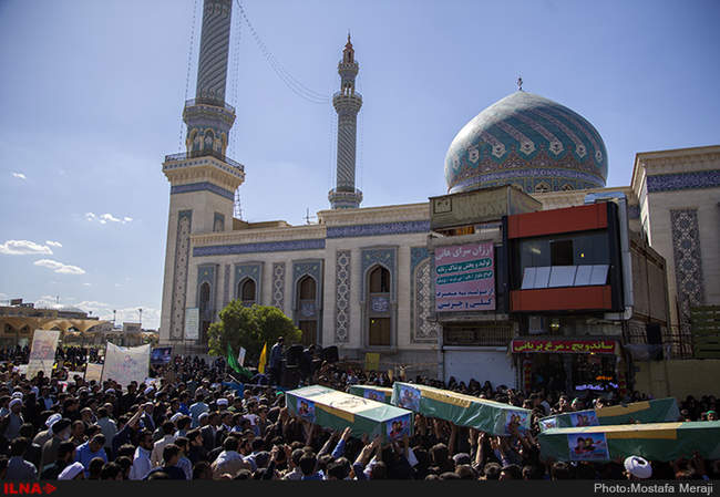 تشییع پیکر هفت تن از مدافعان حرم لشکر فاطمیون در قم