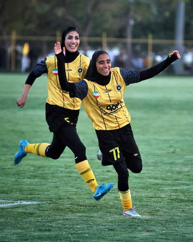 تصاویری از دیدار تیم های سپاهان اصفهان و یاسام کردستان