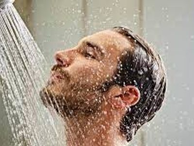نشانه‌های وجود قارچ و کپک در حمام