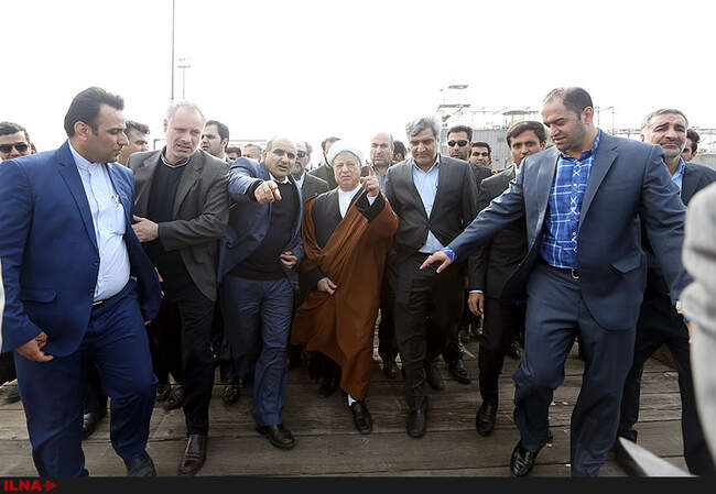 بازدیدهای آیت‌الله هاشمی رفسنجانی از پروژه‌های نفت و پتروشیمی در جزیره خارک