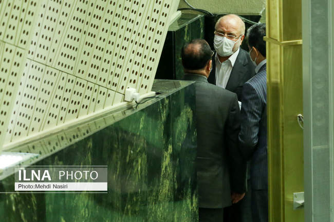 Zarif addresses Parliament open session