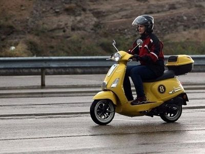حمله روزنامه شهرداری تهران به صدور گواهینامه موتورسیکلت زنان