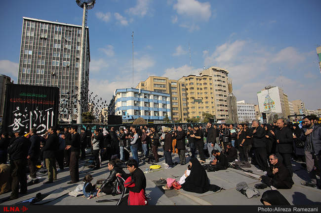 تجمع عزاداران فاطمی در میدان های هفت تیر و فاطمی تهران