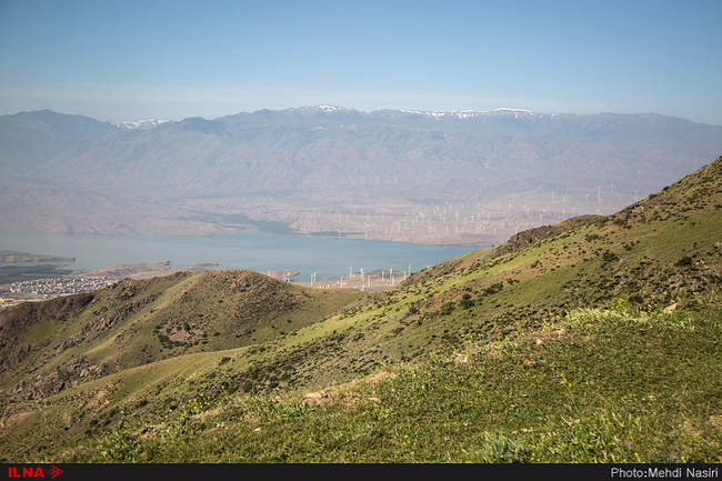 روستای کلشتر و توربین‌های بادی منجیل