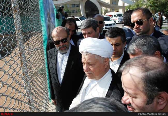 بازدید آیت الله هاشمی رفسنجانی از چند طرح در دانشگاه آزاد اسلامی واحد مشهد 