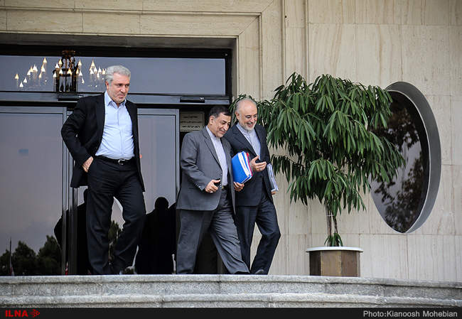 حضور طیب‌نیا در جلسه هیات دولت/ امتناع دولتمردان از پاسخگویی به خبرن