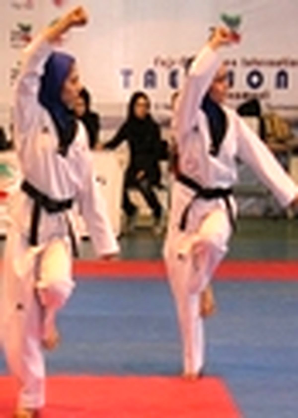 دختران پومسه‌روی نوجوان در پیکارهای انتخابی