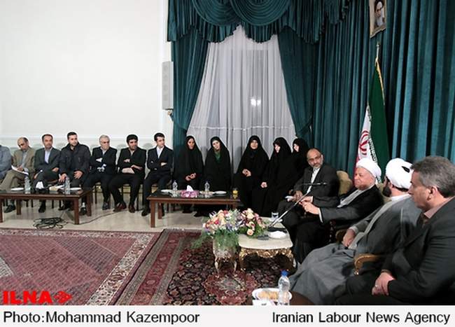 دیدار نویسندگان و مسؤولان سرای اهل قلم با آیت الله هاشمی رفسنجانی
