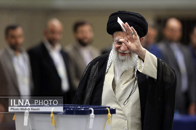 حضور رهبر معظم انقلاب در چهاردهمین دوره انتخابات ریاست جمهوری 