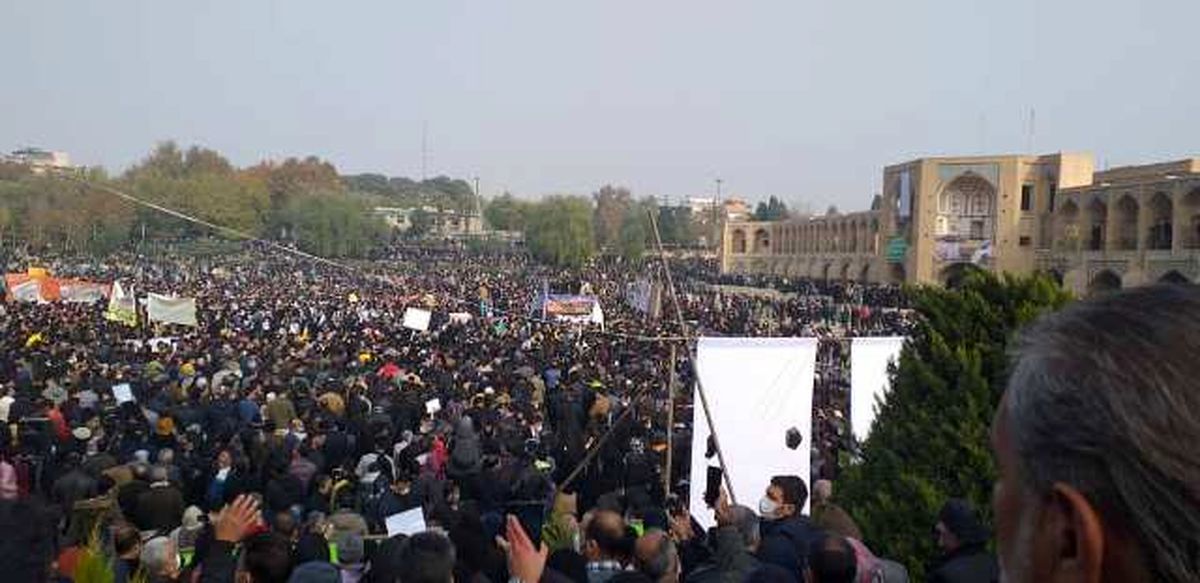 فرصت حضور در جمع کشاورزان معترض در بستر زاینده‌رود را پیدا نکردم/ کار کشاورزان را تایید نمی‌کنم/ وضعیت امروز به دلیل سوء مدیریت و بی‌تدبیری است