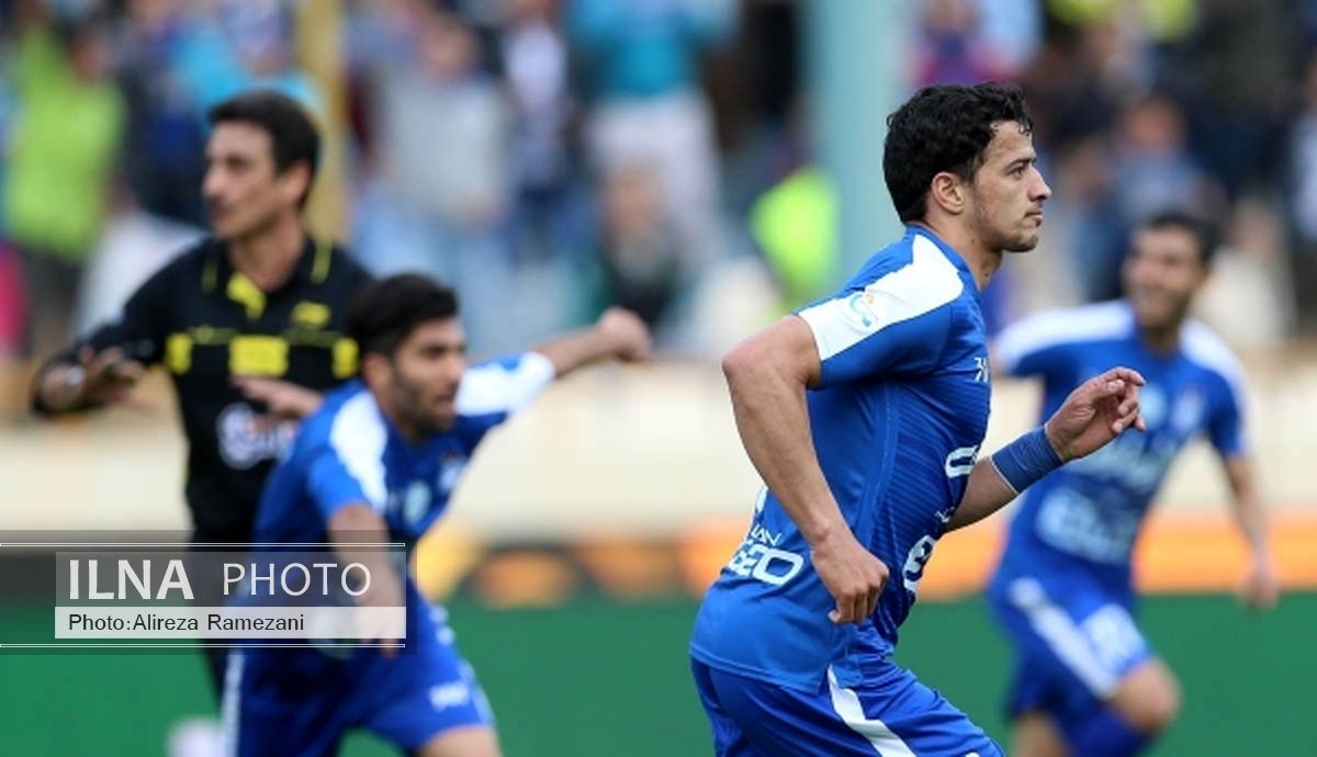 خرسندنیا: با راهنمایی مظلومی گلزنی کردم/ همه برای شادی هواداران تلاش می‌کنیم