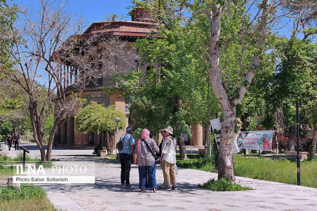 آثار هنرمندان قزوینی در نمایشگاه صنایع دستی