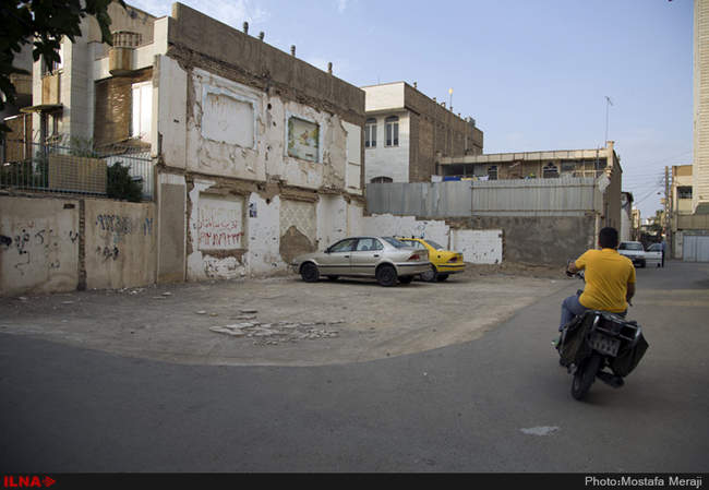وضعیت نابسامان خانه های کلنگی شهرداری در خیابان فاطمی (دورشهر) قم