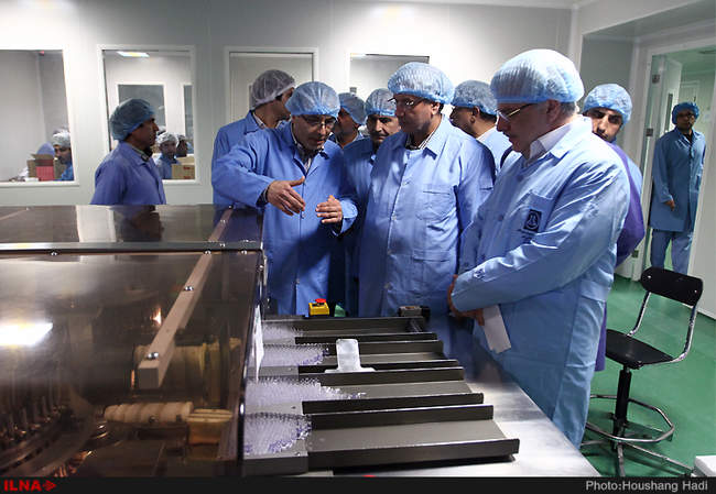 مراسم رونمایی از ۱۴ داروی جدید در کارخانجات دارویی داروپخش با حضور ع