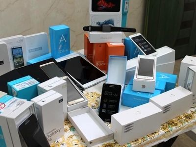 کشف ۸۰۰ دستگاه گوشی موبایل قاچاق در ملکان 