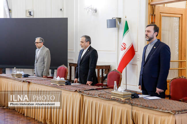 نشست وزیر امورخارجه با سفرا و روسای نمایندگی‌های خارجی و بین‌الملل�