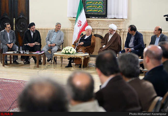 دیدار جمعی از مورخین، استادان و دانشجویان رشته تاریخ در دانشگاه‌های