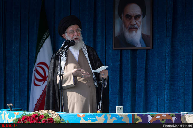 اقامه نماز عید فطر به امامت مقام معظم رهبری