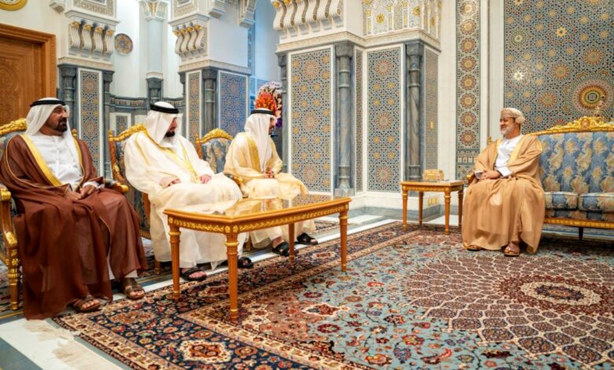 وزیر دفاع امارات با سلطان عمان دیدار کرد
