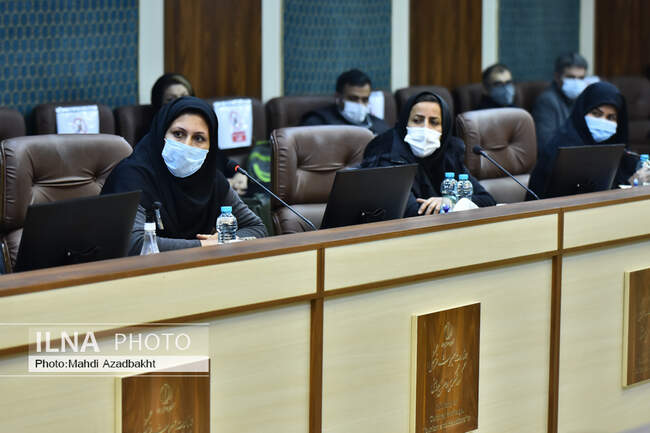نشست وزیر میراث فرهنگی با زنان برتر کارآفرین در حوزه صنایع دستی