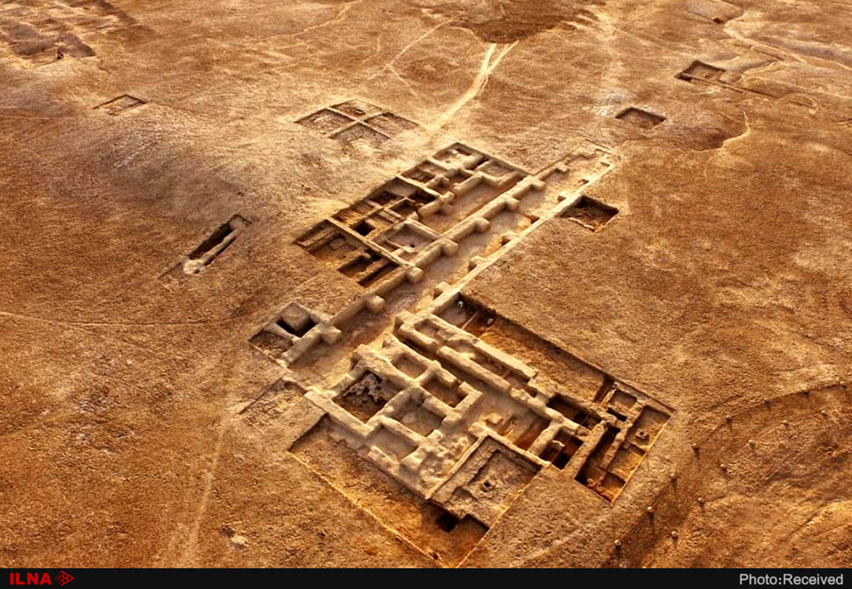 اینجا هر کلنگی که به زمین می‌خورد، دالانی یا پیکره‌ای بیرون می‌آید/ایرانی‌ها در گذشته عاشق مار بودند