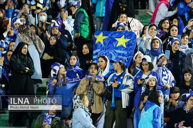 دیدار تیمهای فوتبال استقلال تهران و آلومینیوم اراک