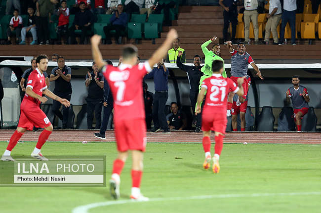 دیدار تیمهای فوتبال پرسپولیس تهران و ذوب آهن اصفهان