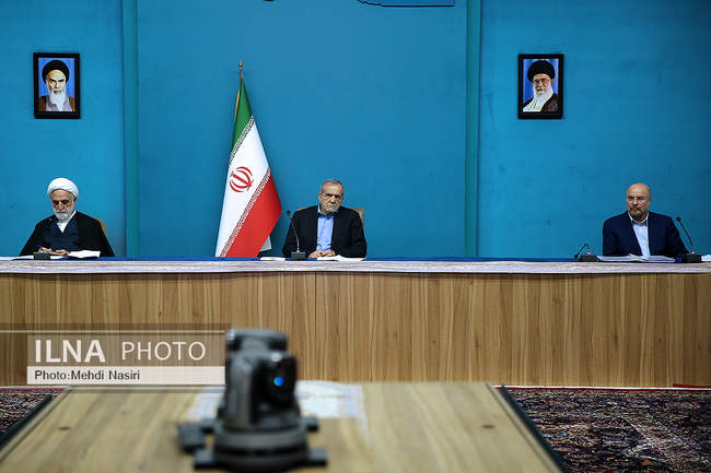 جلسه شورای عالی انقلاب فرهنگی