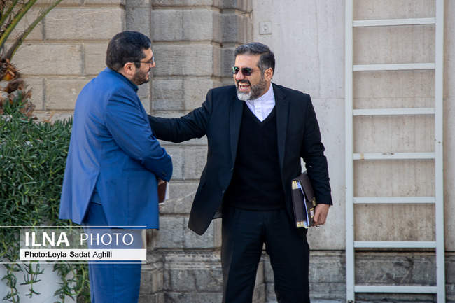 حاشیه  هیأت دولت - ۶ دی