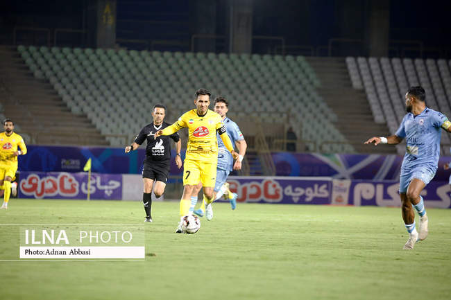 دیدار تیم های فجرسپاسی شیراز وچادرملو اردکان