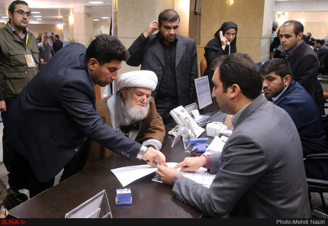 سومین روز ثبت نام داوطلبان مجلس شورای اسلامی و  مجلس خبرگان رهبری - وز