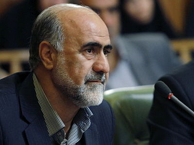 تنها یک سال از عمر شورا باقی مانده/ همدیگر را تخریب نکنیم
