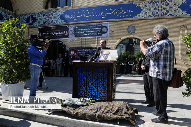 مراسم تشییع پیکر مهدی علی محمدی پیشکسوت رادیو و دوبلاژ