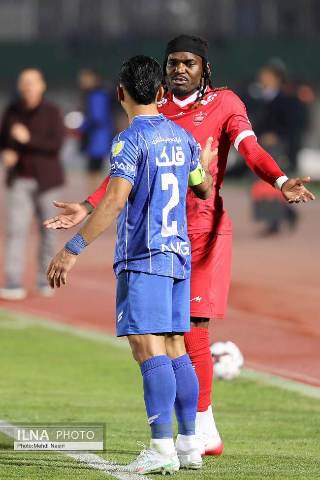 دیدار تیمهای استقلال تهران و پرسپولیس تهران