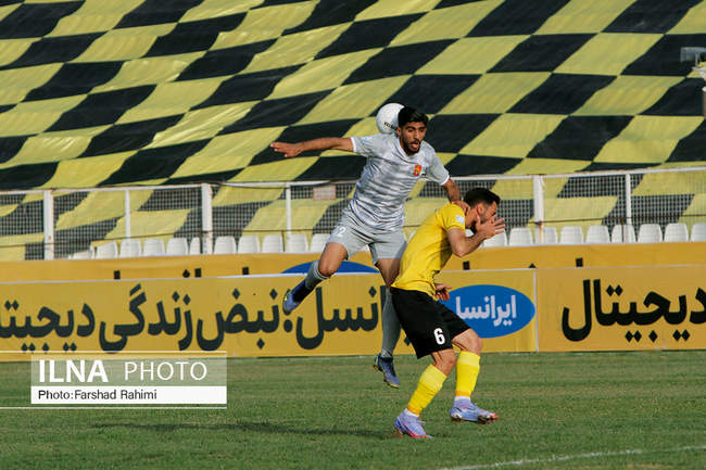 دیدارتیم های فجرشهیدسپاسی شیراز وشهرخودرو مشهد