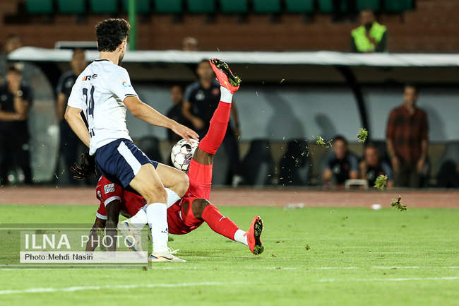 گزارش تصویری دیدار تیم‌های پرسپولیس و ملوان بندرانزلی