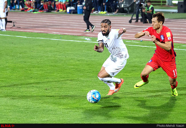 مسابقه فوتبال بین دوتیم ایران و کره جنوبی
