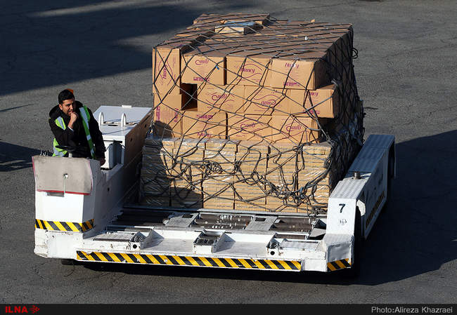 ارسال اولین محموله هوایی ستاد اجرایی فرمان امام(ره) برای سیل‌زدگان ا