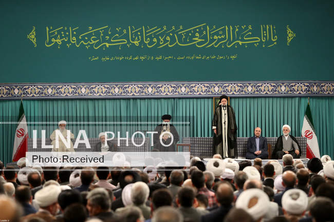 دیدار جمعی از مردم، مسئولان و مهمانان کنفرانس وحدت اسلامی با مقام مع