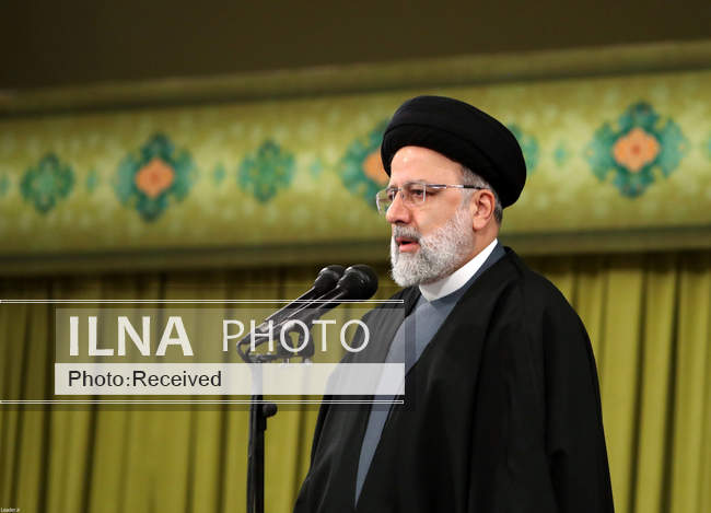 دیدار مسئولان نظام، سفرا و کارداران کشورهای اسلامی با مقام معظم رهبر