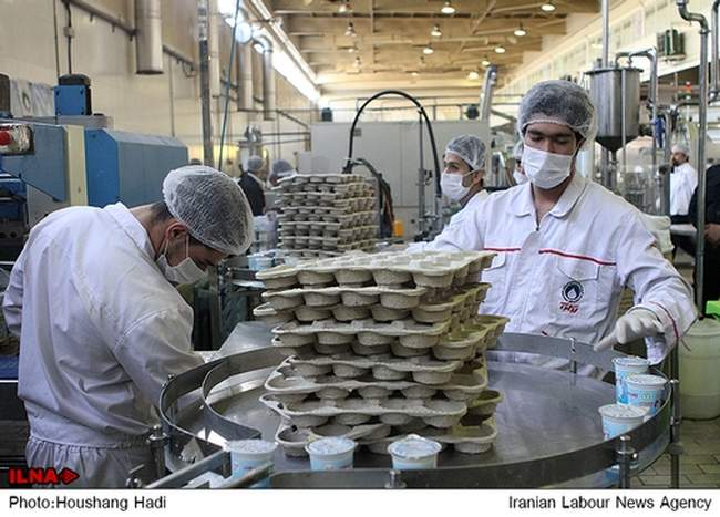 بازدید رییس جمهور و وزیر کار از کارخانه شیر پگاه